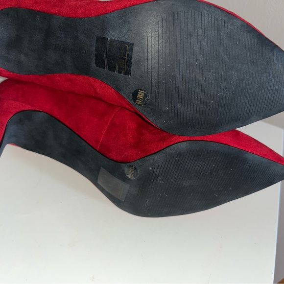 Red heels! - Picture 4 of 8